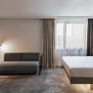 Moxy Hamburg-Harburg